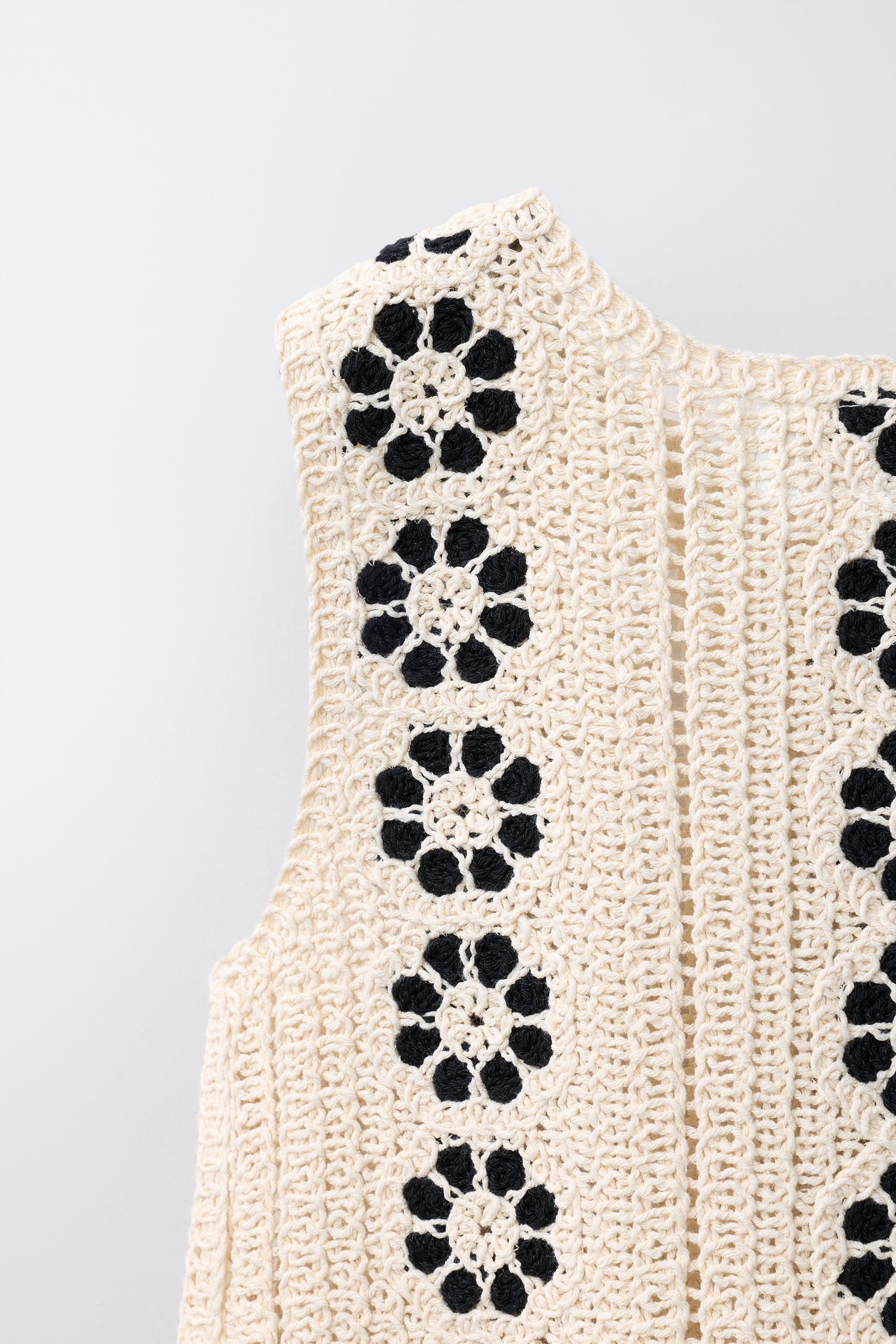 TOP EN MAILLE À FLEURS CROCHET